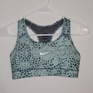 NIKE Pro Sports Bra